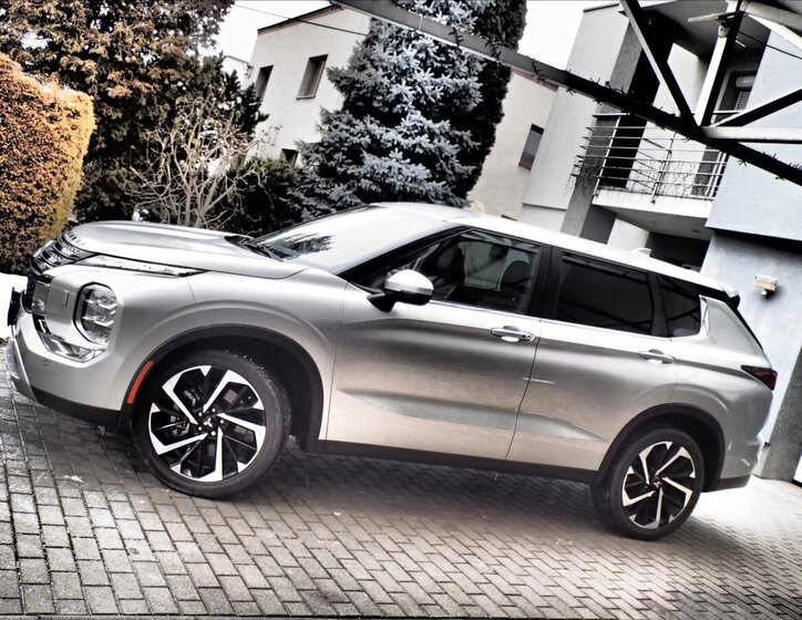 Mitsubishi Outlander 6