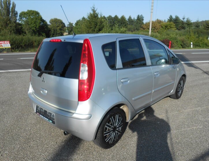 Mitsubishi Colt Hatchback 1,3 l 70 kw
