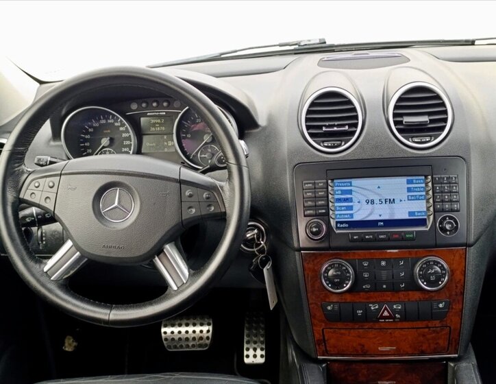 Mercedes-Benz Třídy M SUV 3,0 l 165 kw