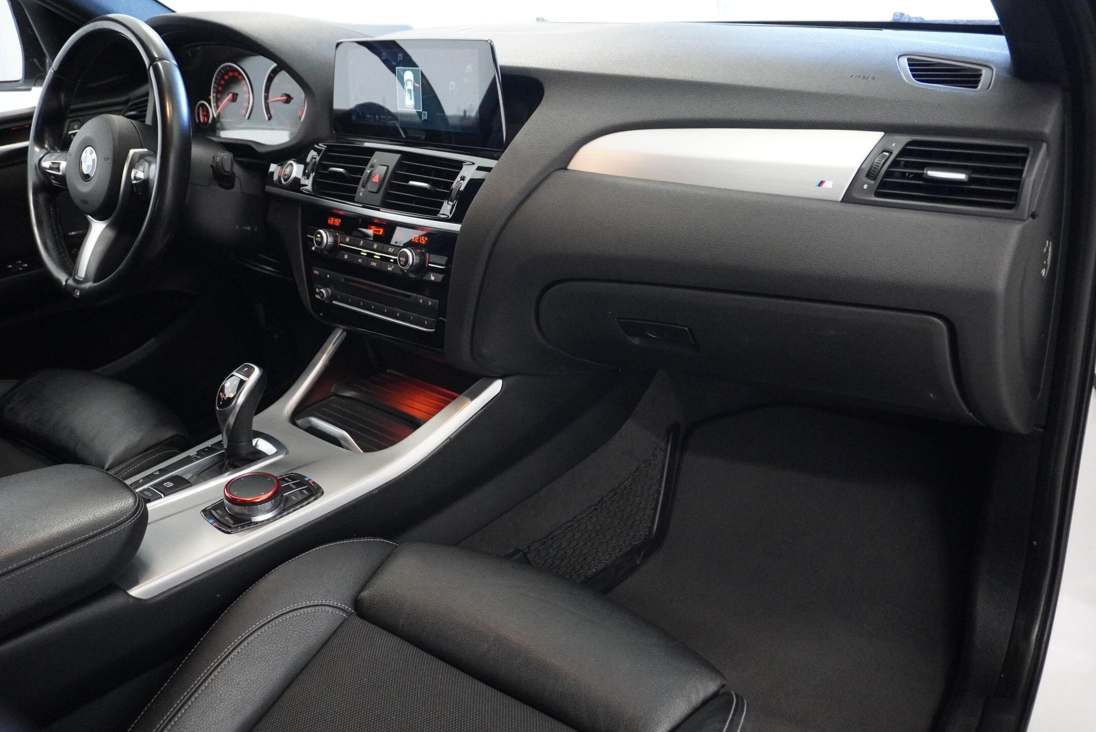 BMW X4 SUV / Terénní 3,0 l 230 kw