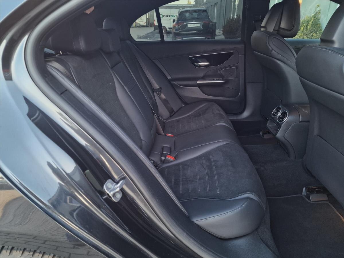 Mercedes-Benz Třídy C Sedan / Limuzína 2,0 l 147 kw