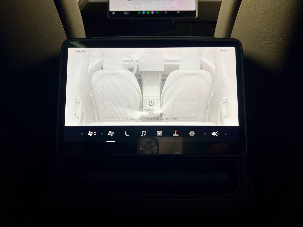 Tesla Model 3 Sedan 0,0 324 kw