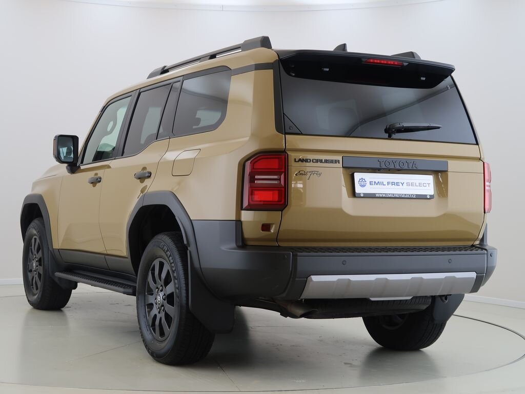 Toyota Land Cruiser Kombi 2,8 l 151 kw