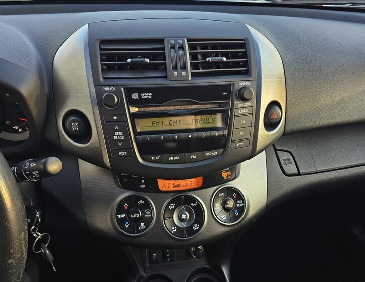 Toyota RAV4 Kombi 2,2 l 110 kw