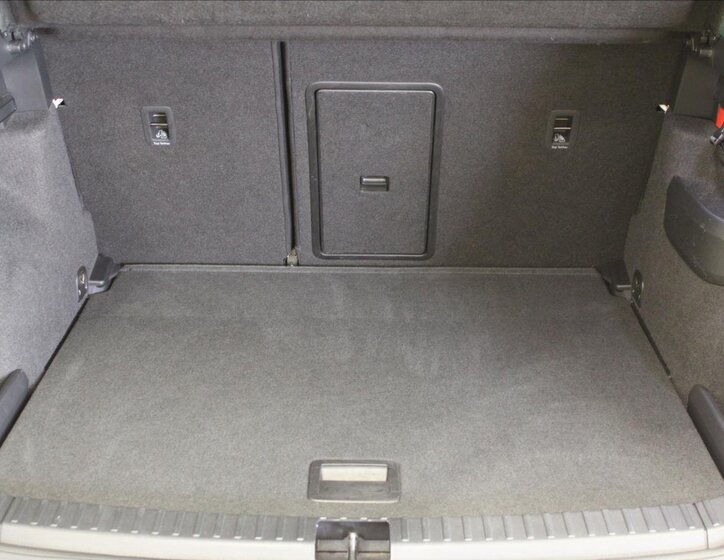 Škoda Karoq SUV / Terénní 1,5 l 110 kw