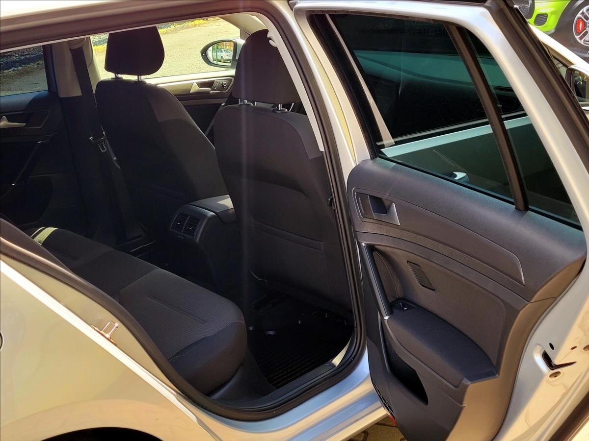 Volkswagen Golf Kombi 1,6 l 85 kw