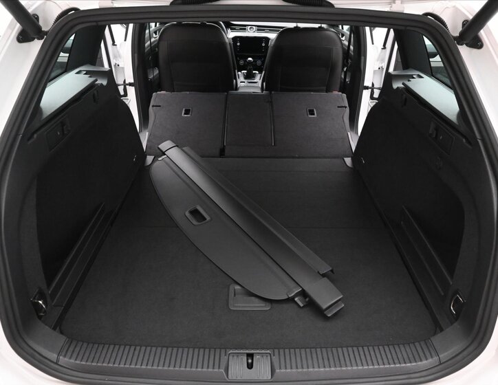 Volkswagen Passat Kombi 1,5 l 110 kw