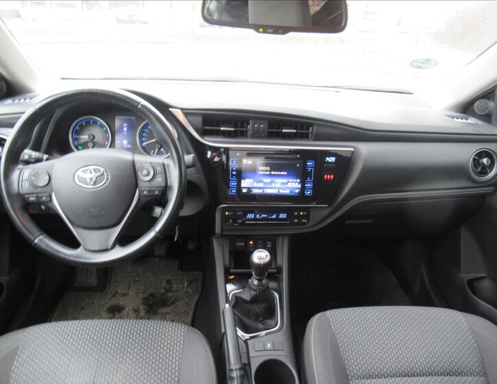 Toyota Corolla Sedan 1,6 l 97 kw