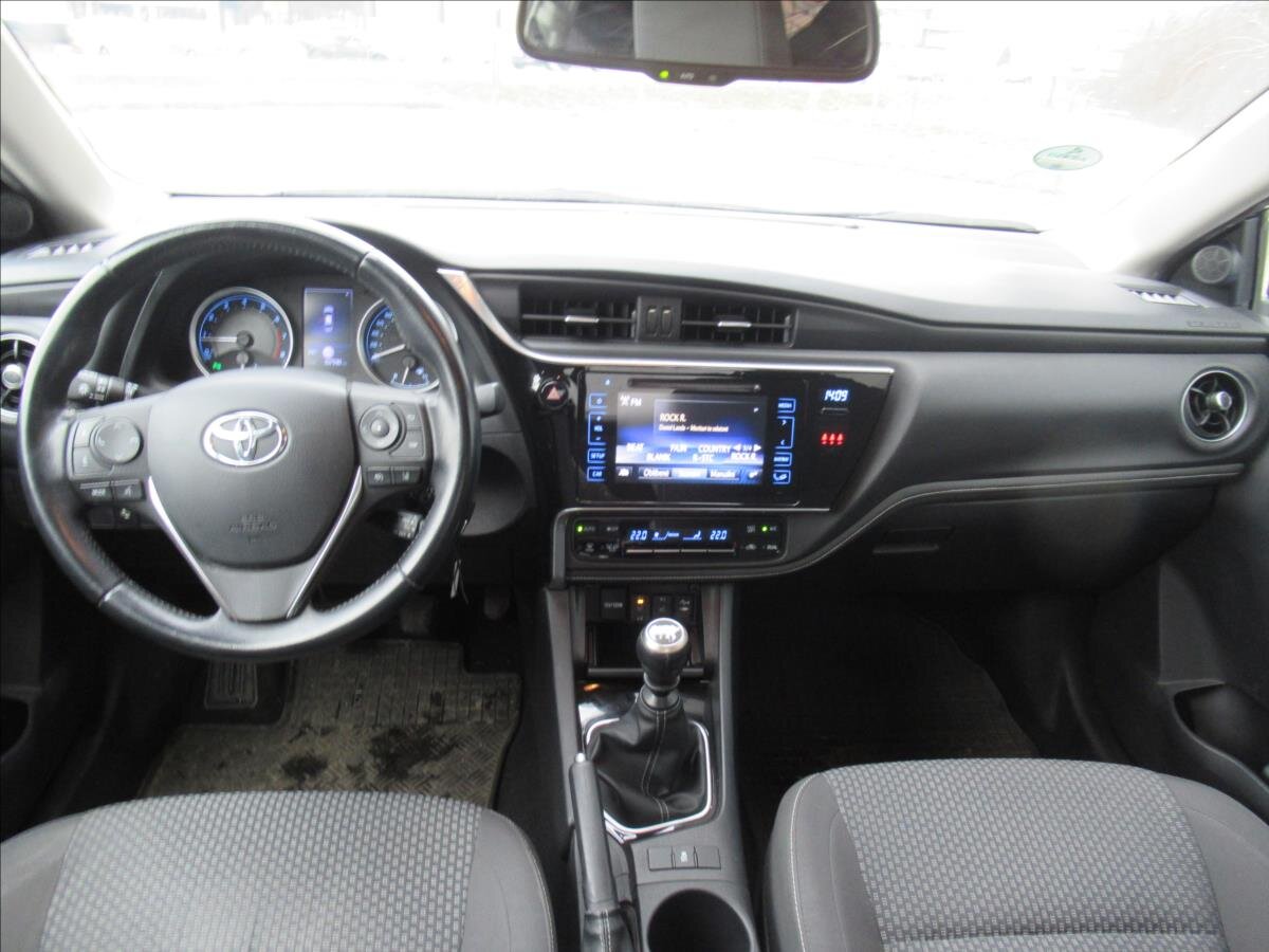 Toyota Corolla Sedan 1,6 l 97 kw