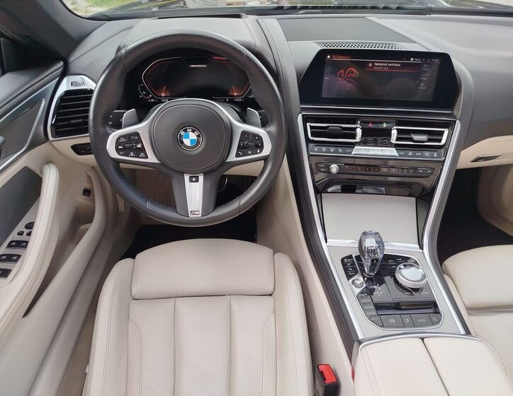 BMW Řada 8 Kabriolet 4,4 l 390 kw