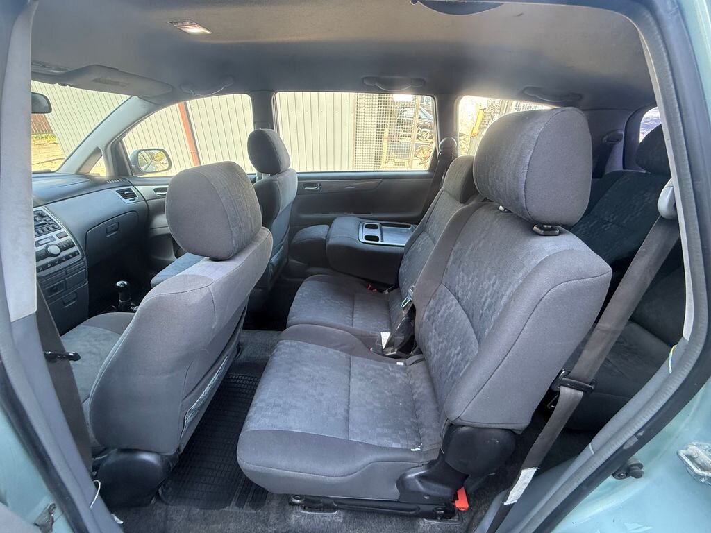 Toyota Avensis Verso MPV 2,0 l 85 kw