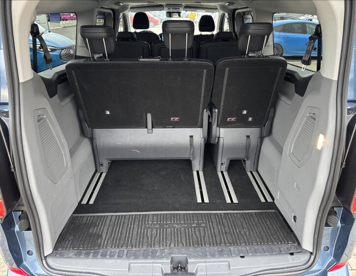 Ford Tourneo Custom 14