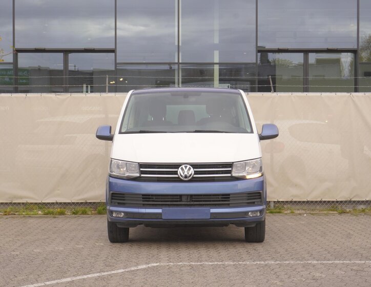 Volkswagen Caravelle 2