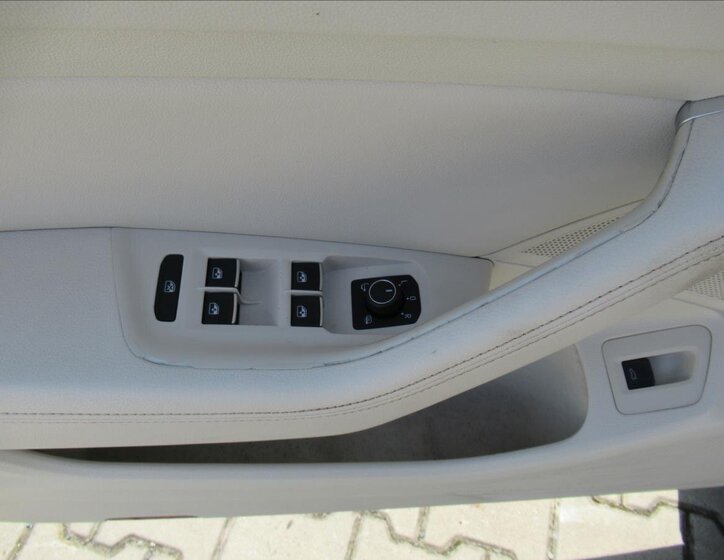 Volkswagen Passat Kombi 2,0 l 140 kw