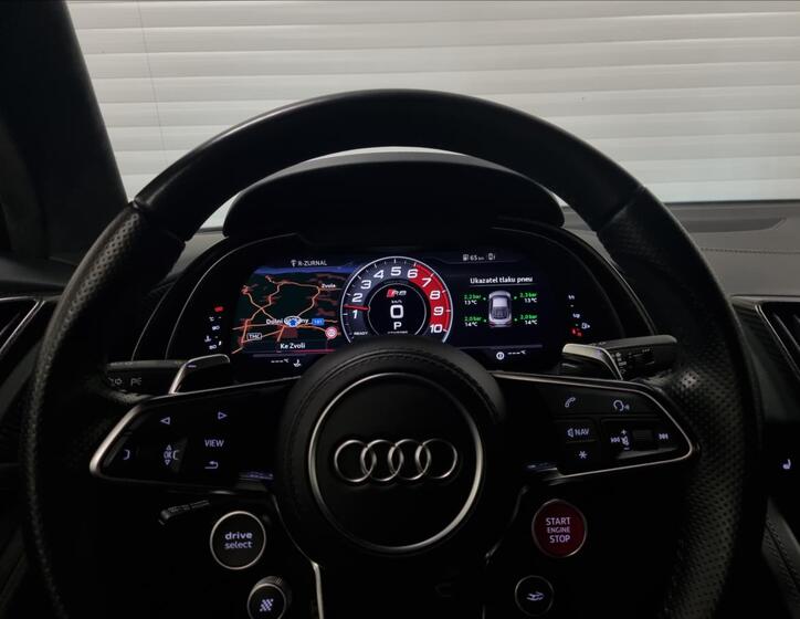 Audi R8 16