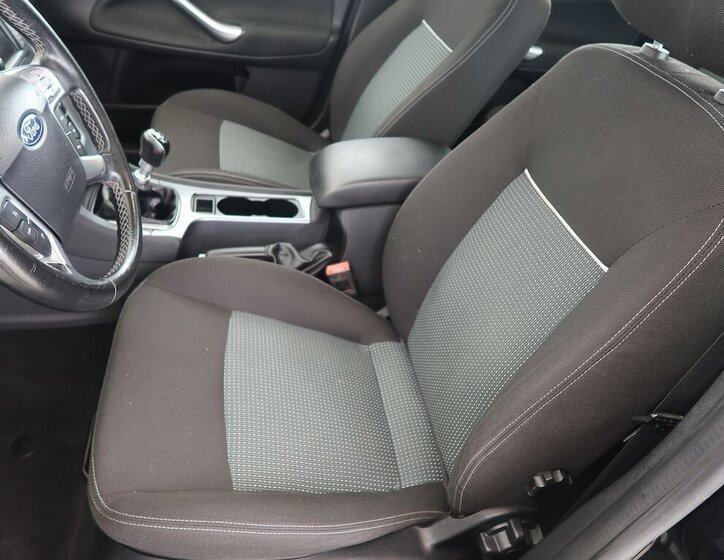 Ford Mondeo Kombi 2,0 l 103 kw