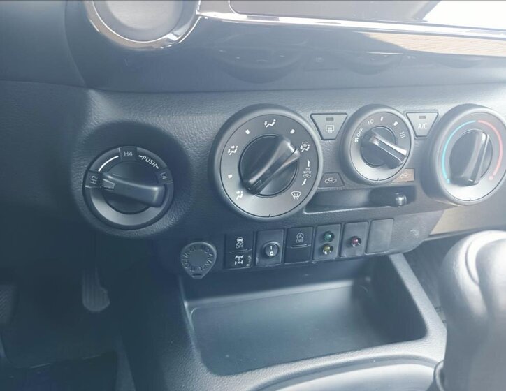 Toyota Hilux Ostatní 2,4 l 110 kw
