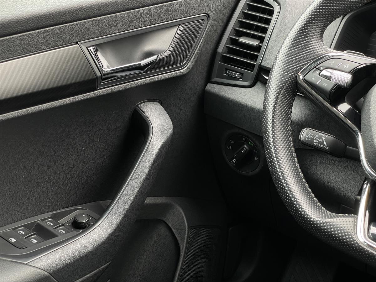 Škoda Karoq SUV / Terénní 1,5 l 110 kw