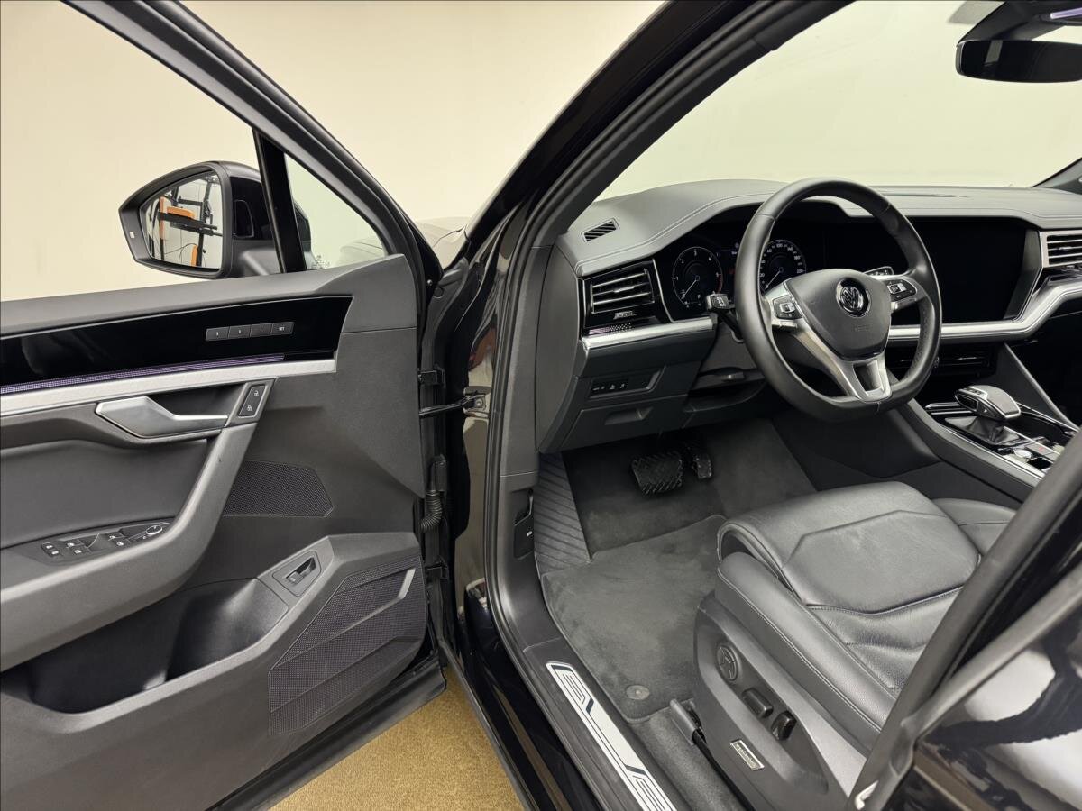 Volkswagen Touareg SUV / Terénní 3,0 l 210 kw