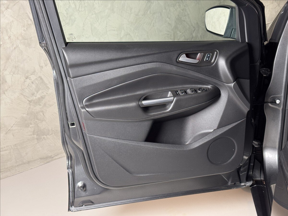 Ford Kuga SUV 2,0 l 178 kw