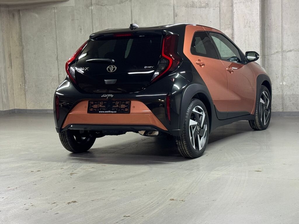 Toyota Aygo Hatchback 998,0 53 kw