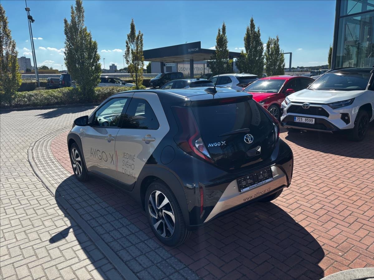 Toyota Aygo Hatchback 998,0 53 kw
