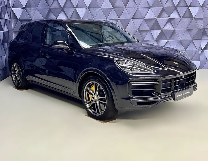 Porsche Cayenne SUV / Terénní 4,0 l 404 kw