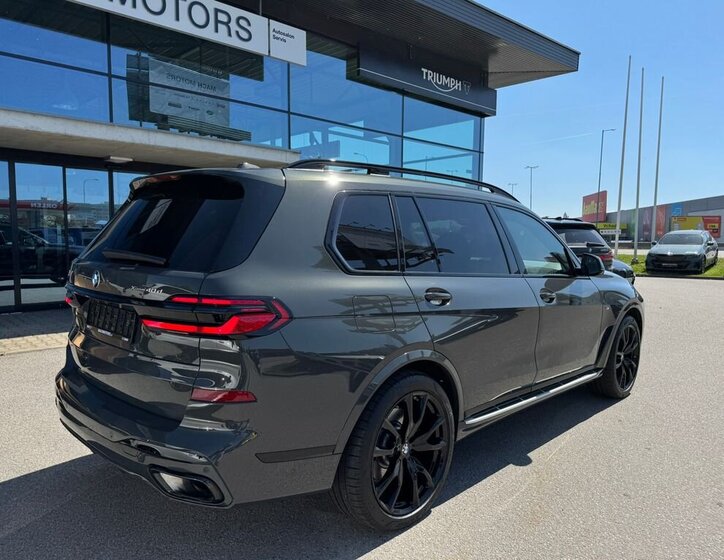 BMW X7 SUV / Terénní 3,0 l 250 kw