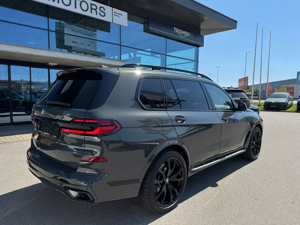 BMW X7 SUV / Terénní 3,0 l 250 kw
