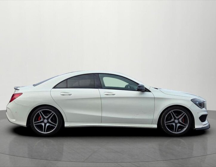 Mercedes-Benz CLA Sedan 1,8 l 100 kw