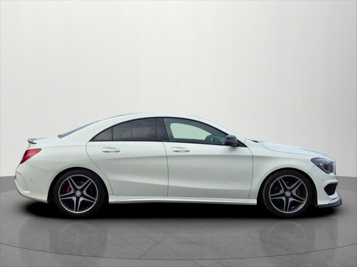 Mercedes-Benz CLA Sedan 1,8 l 100 kw