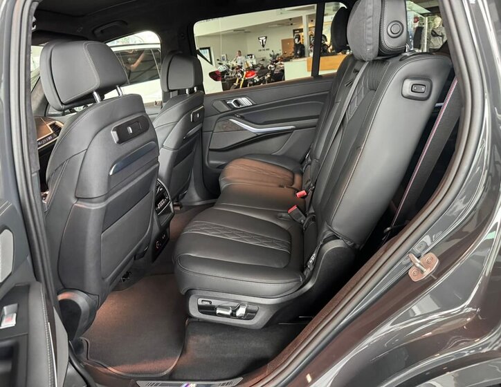 BMW X7 SUV / Terénní 3,0 l 250 kw