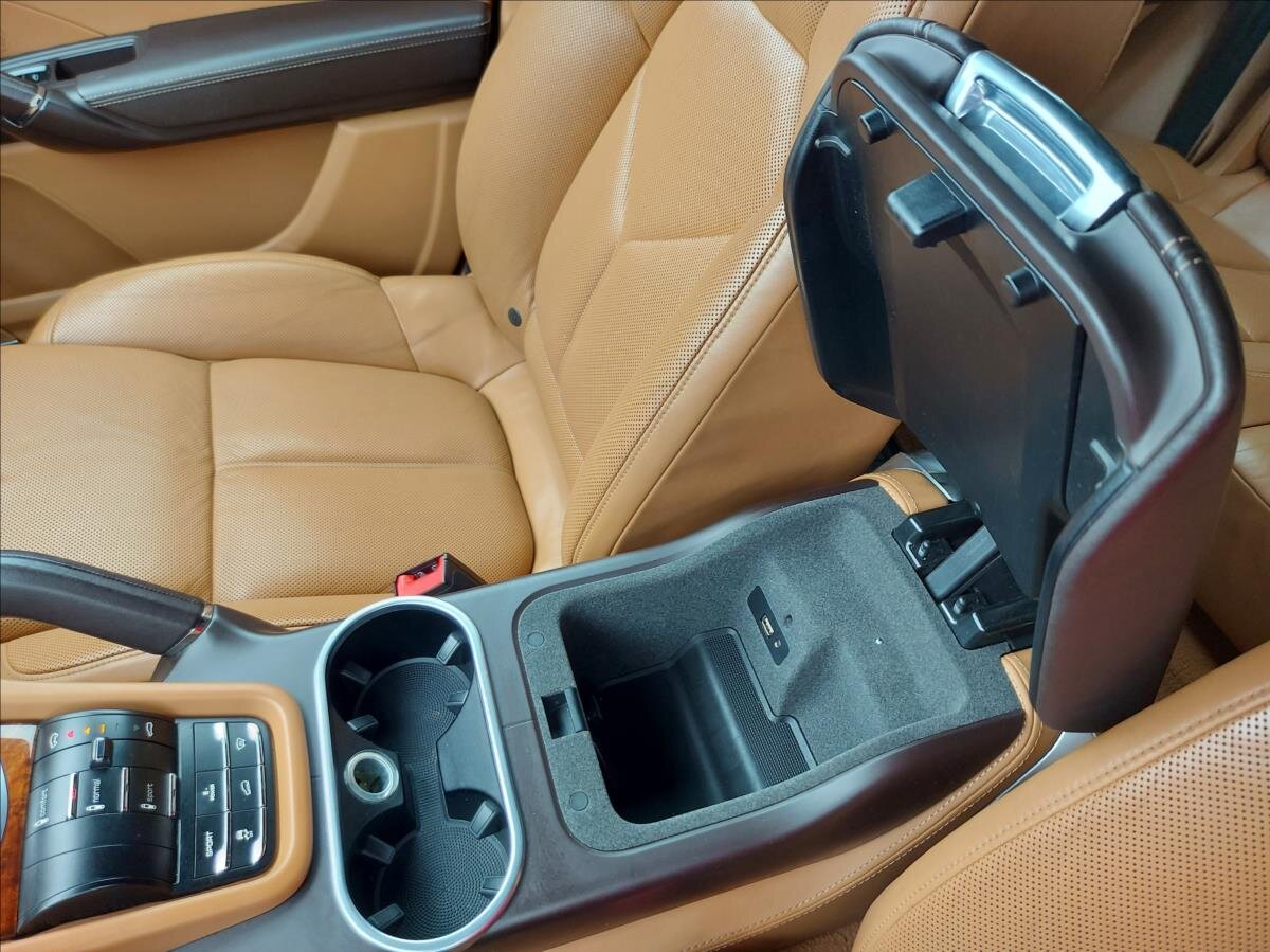 Porsche Cayenne SUV / Terénní 3,0 l 245 kw