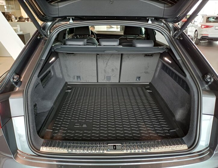 Audi Q8 SUV 3,0 l 210 kw