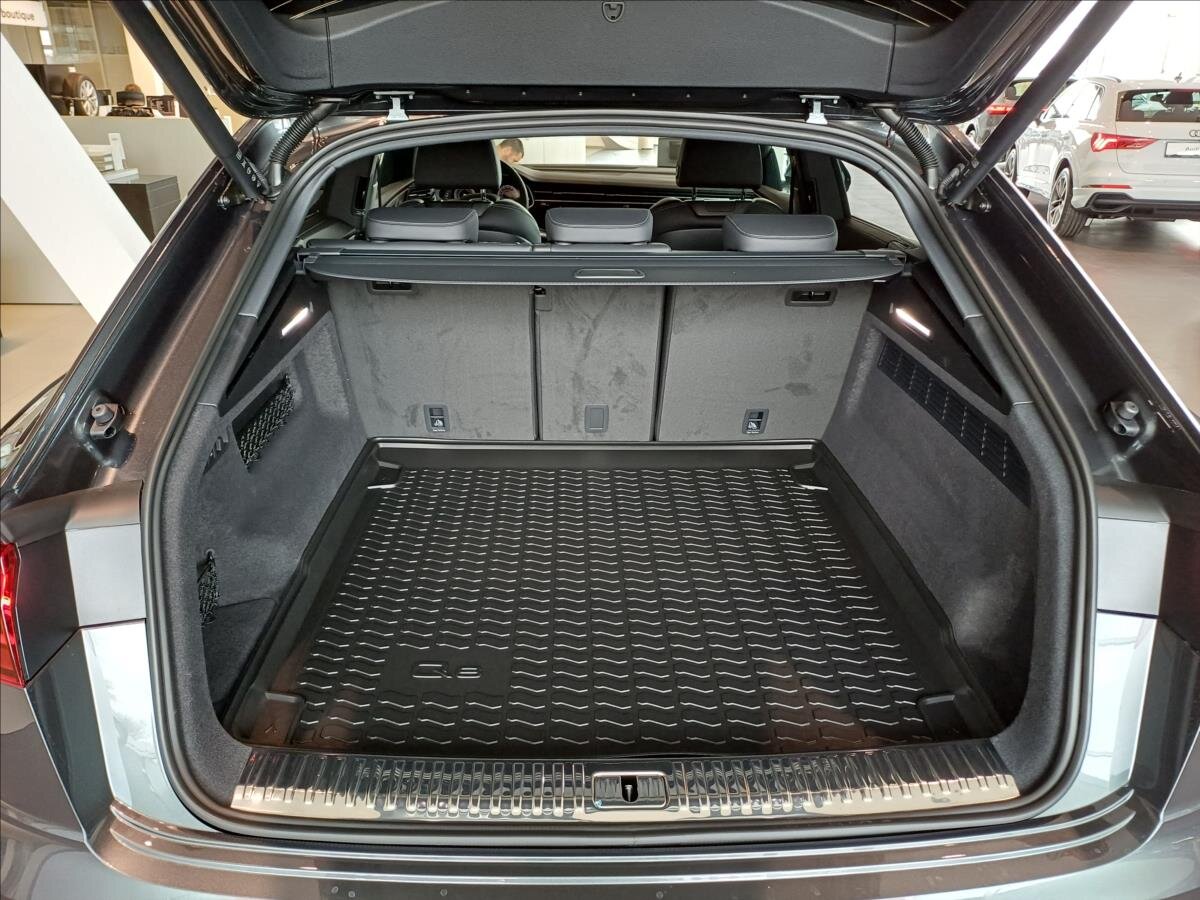 Audi Q8 SUV 3,0 l 210 kw