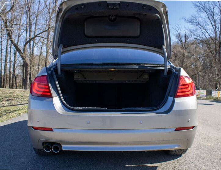 BMW Řada 5 Sedan / Limuzína 2,0 l 120 kw