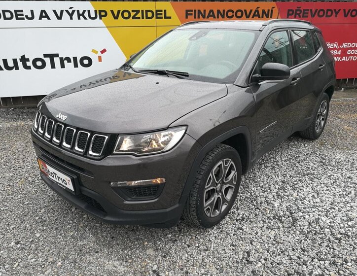 Jeep Compass SUV / Terénní 1,4 l 103 kw