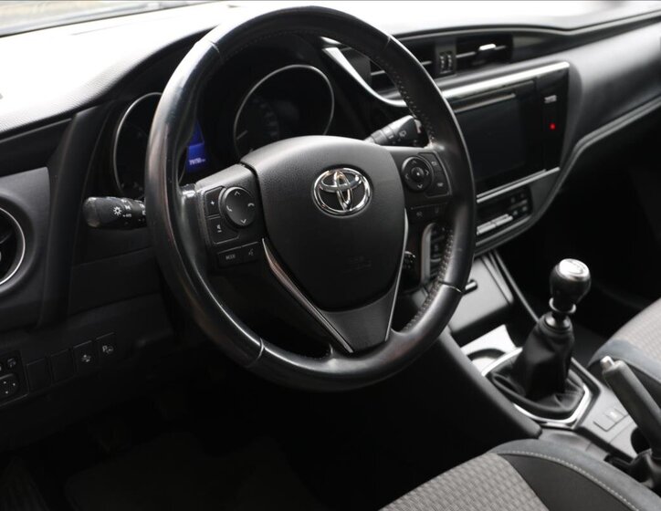 Toyota Auris Kombi 1,6 l 97 kw