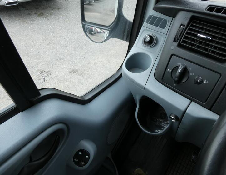 Ford Transit 18