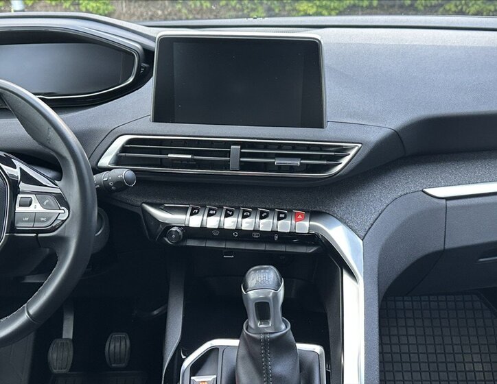 Peugeot 3008 SUV / Terénní 1,2 l 96 kw