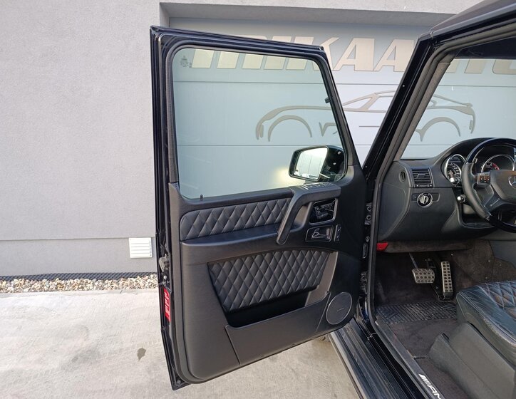Mercedes-Benz Třídy G SUV / Terénní 5,5 l 400 kw