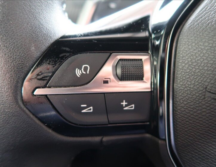 Peugeot 2008 Hatchback 1,2 l 96 kw