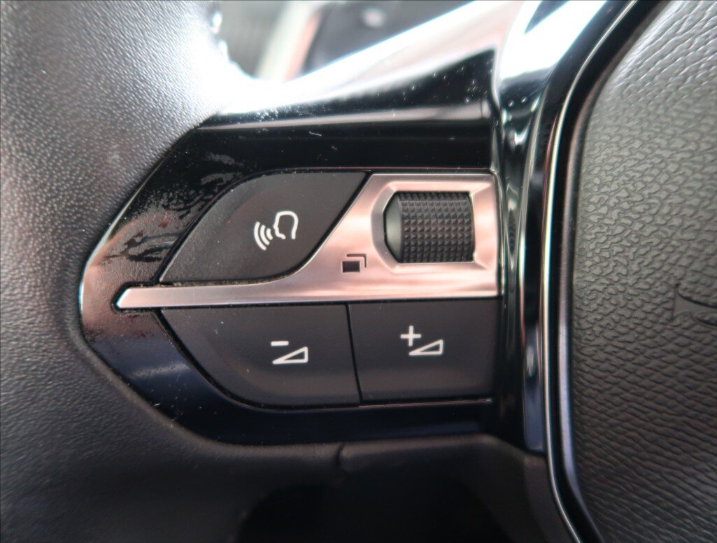 Peugeot 2008 Hatchback 1,2 l 96 kw