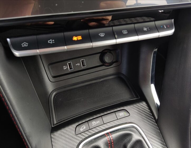 MG ZS SUV / Terénní 1,5 l 78 kw