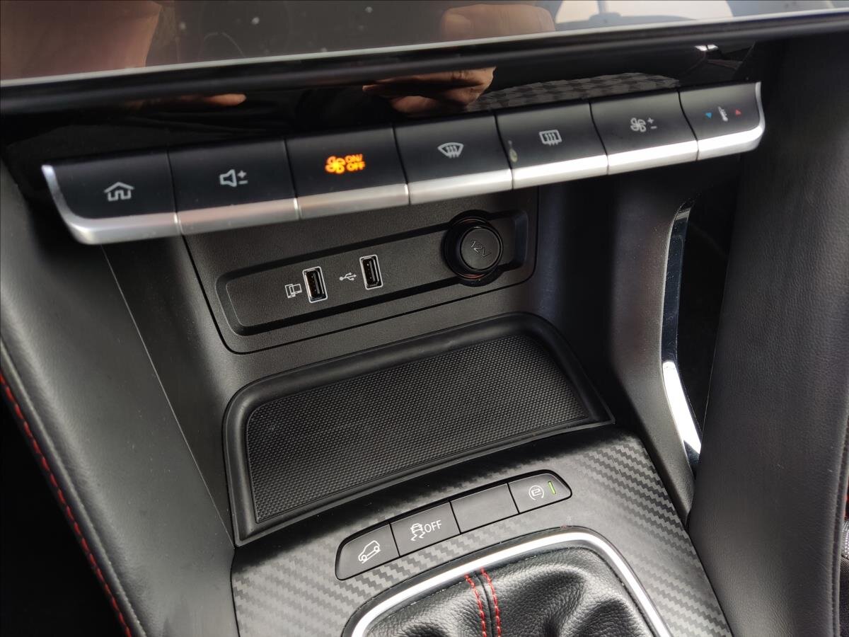 MG ZS SUV / Terénní 1,5 l 78 kw