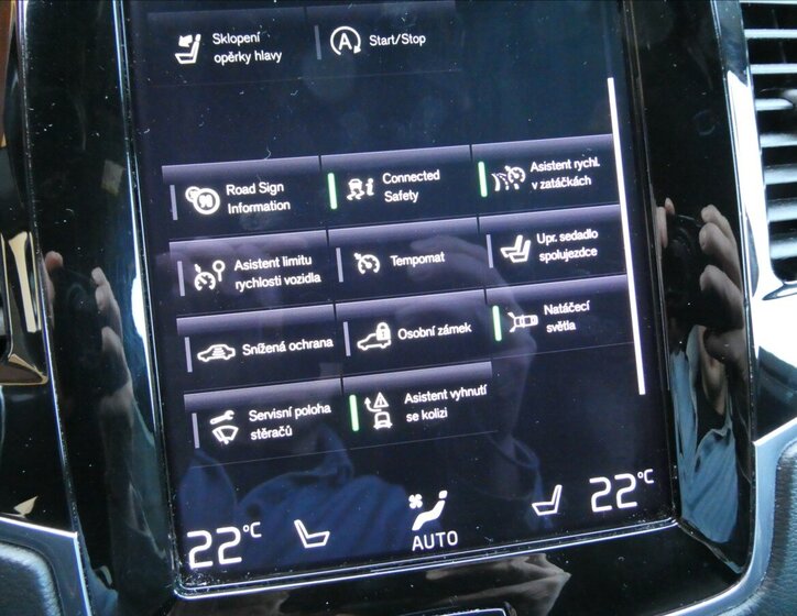 Volvo XC90 SUV / Terénní 2,0 l 228 kw