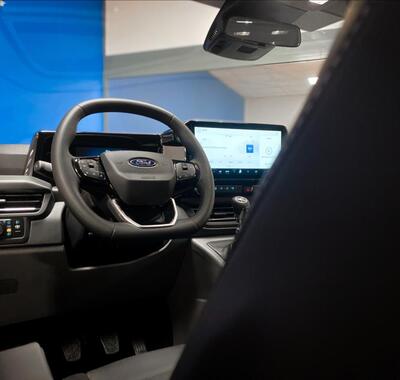 Ford Tourneo Custom 6