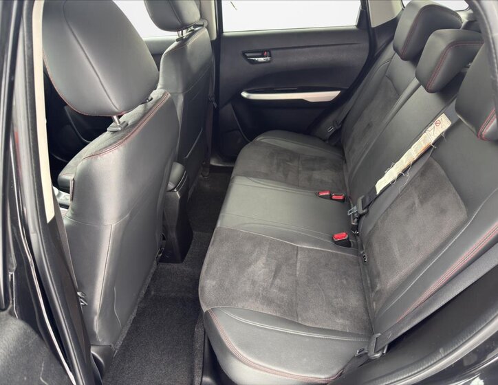 Suzuki Vitara SUV / Terénní 1,4 l 103 kw