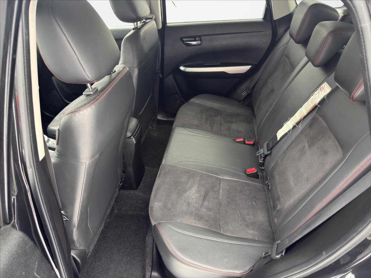 Suzuki Vitara SUV / Terénní 1,4 l 103 kw