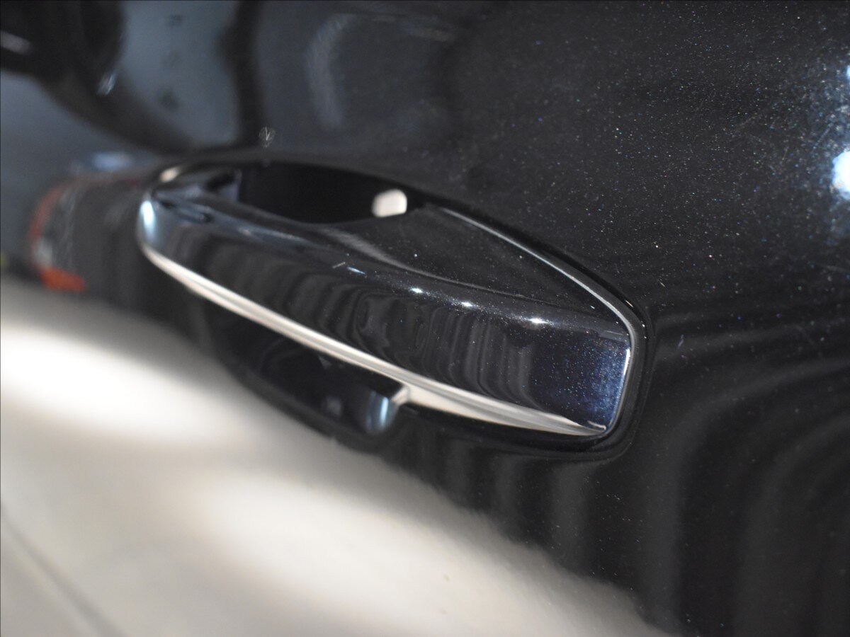 Volvo V60 Kombi 2,0 l 147 kw